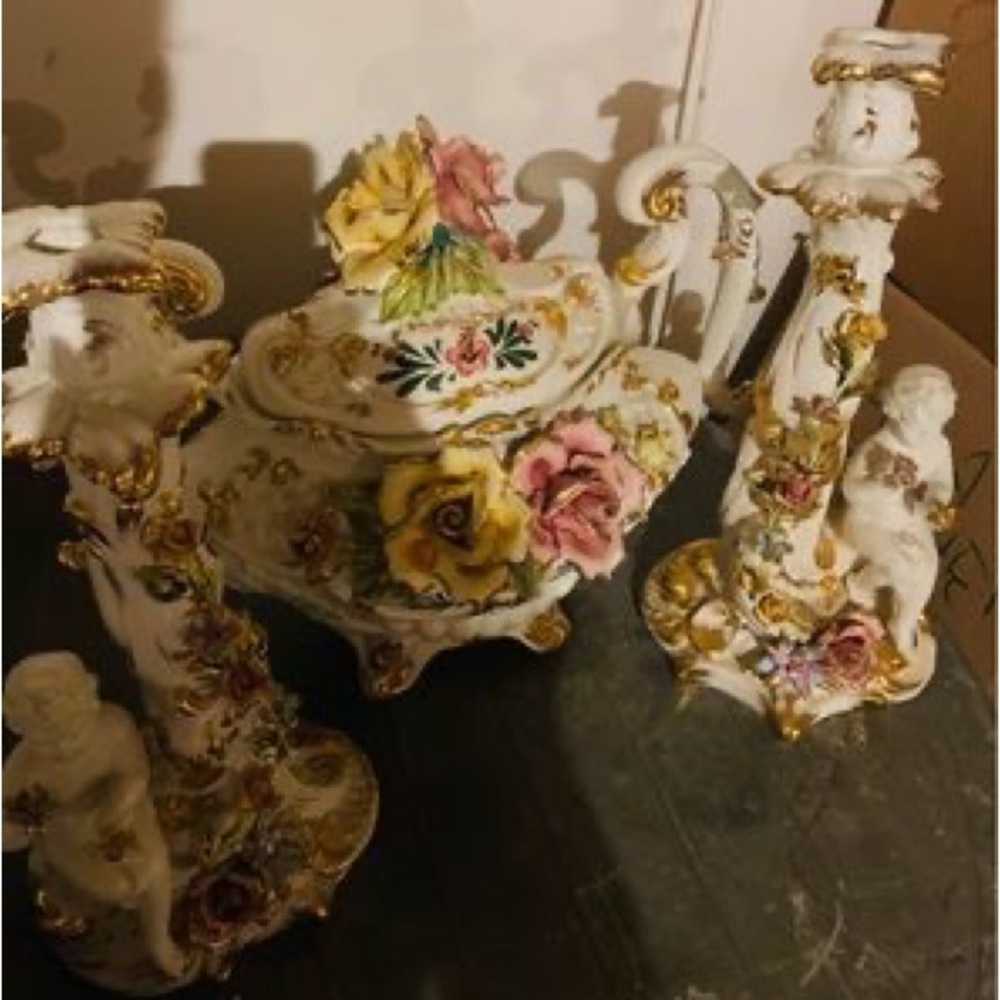 LARGE CAPODIMONTE, dinning room set